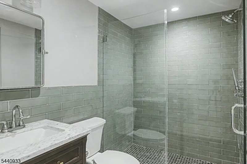 159 Byram Ln Kingwood, NJ 08559