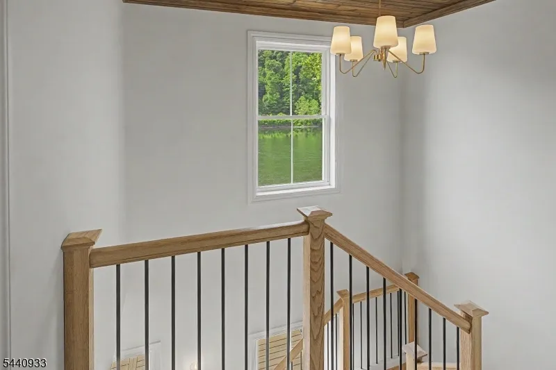 159 Byram Ln Kingwood, NJ 08559