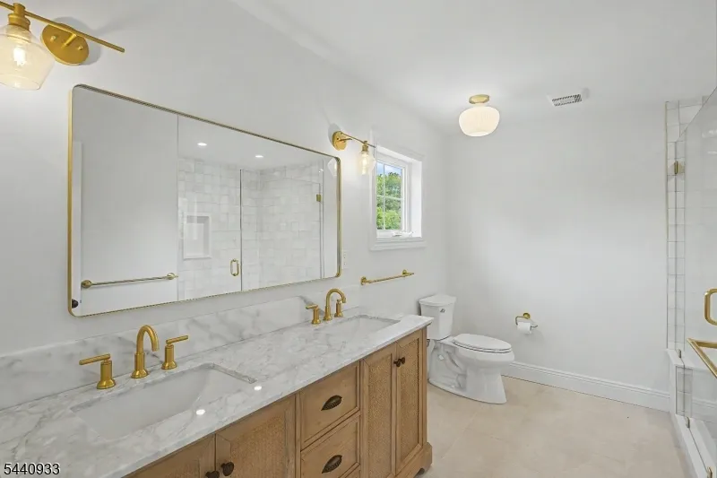 159 Byram Ln Kingwood, NJ 08559
