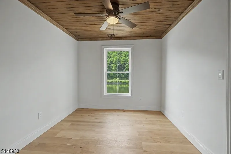 159 Byram Ln Kingwood, NJ 08559