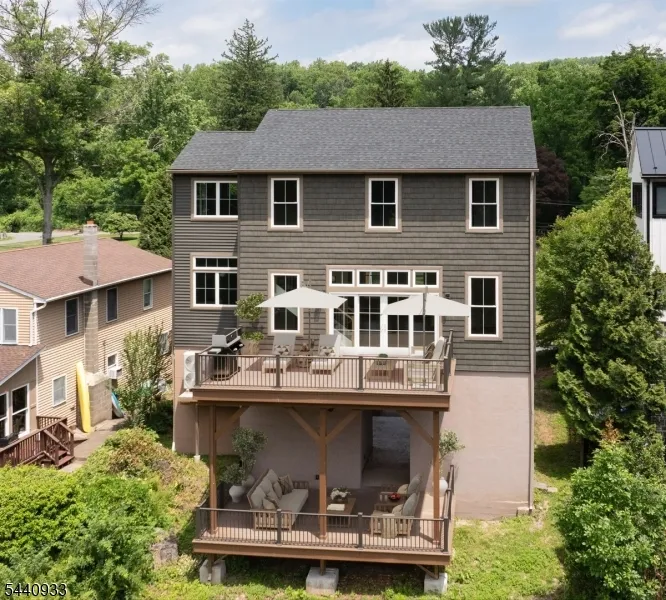 159 Byram Ln Kingwood, NJ 08559