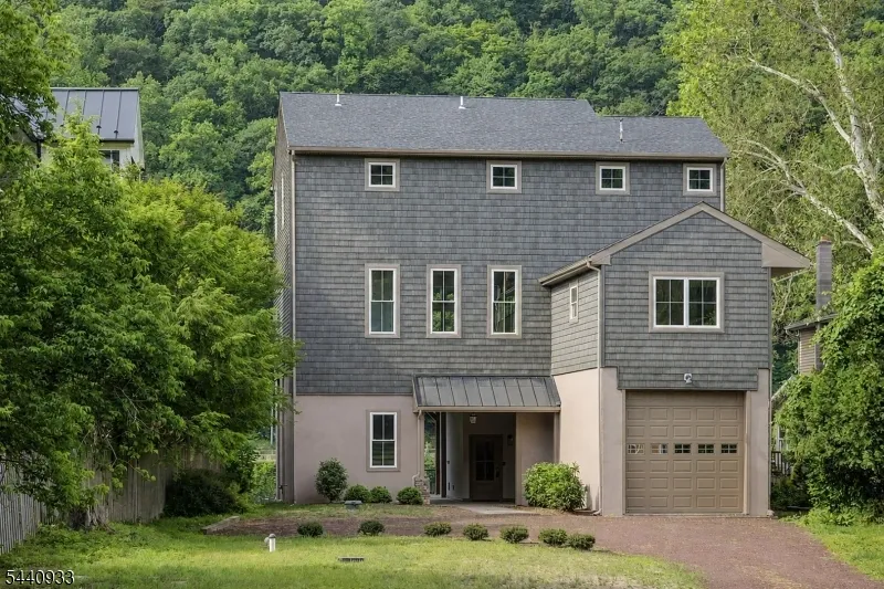 159 Byram Ln Kingwood, NJ 08559