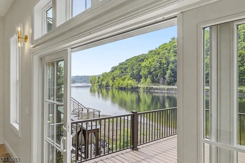 159 Byram Ln Kingwood, NJ 08559