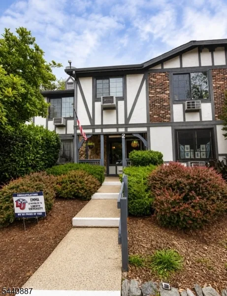 2 Terrace Dr