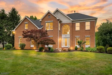18 Montfort Dr