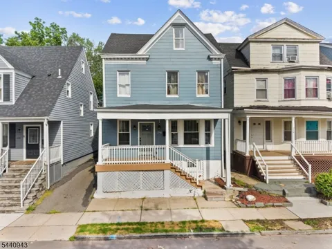 216 N Maple Ave
