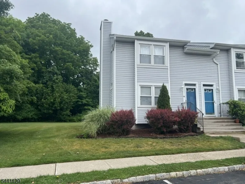 53 Village Dr Hamburg, NJ 07419