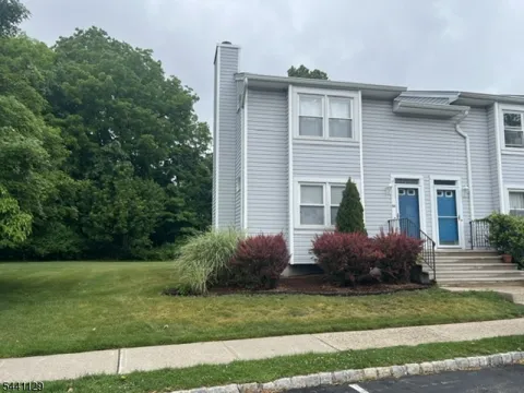 53 Village Dr
