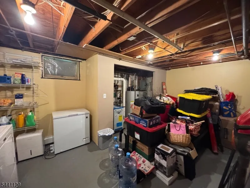53 Village Dr Hamburg, NJ 07419