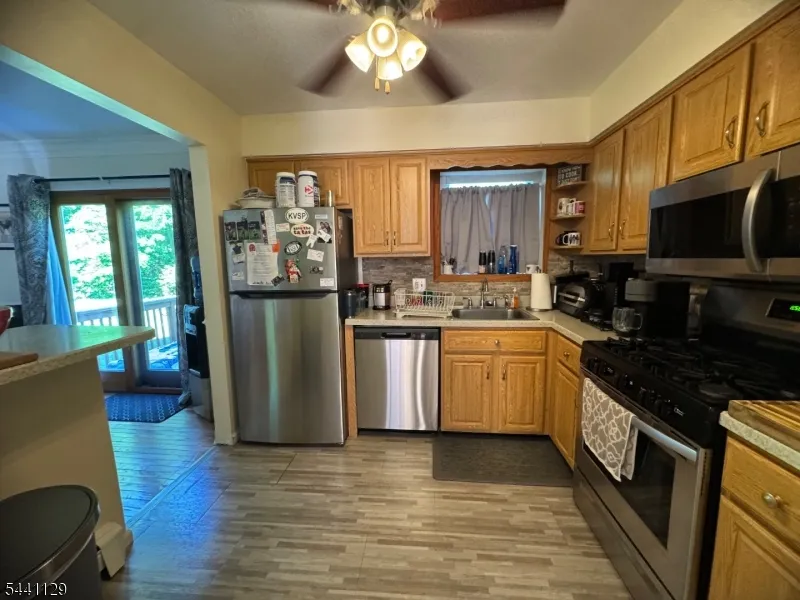 53 Village Dr Hamburg, NJ 07419