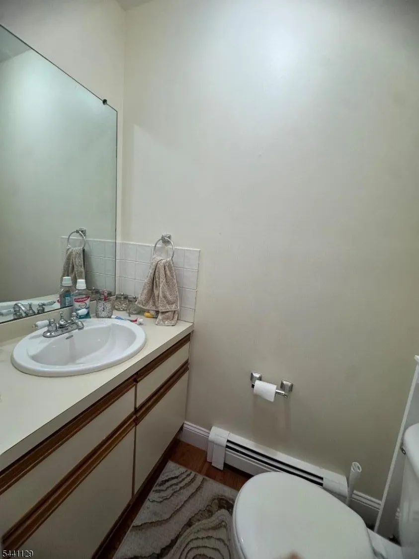 53 Village Dr Hamburg, NJ 07419