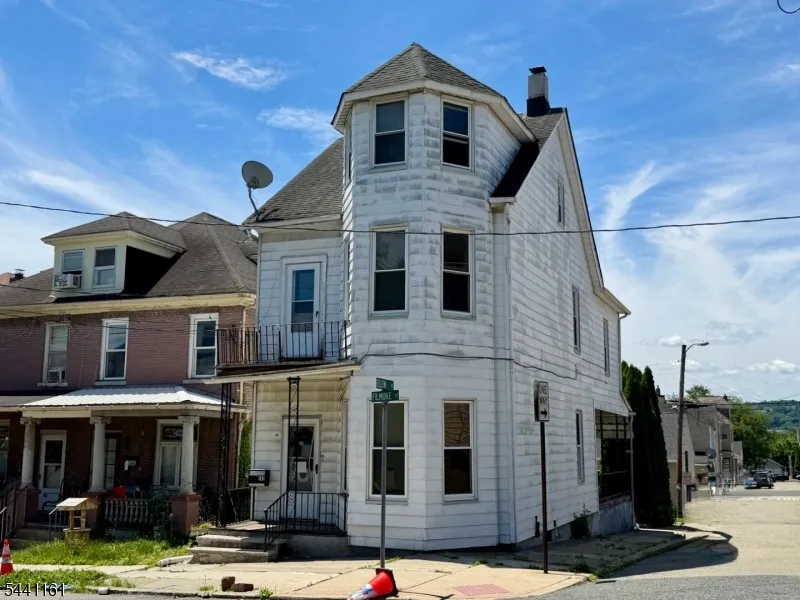 242 Filmore St Phillipsburg Town, NJ 08865