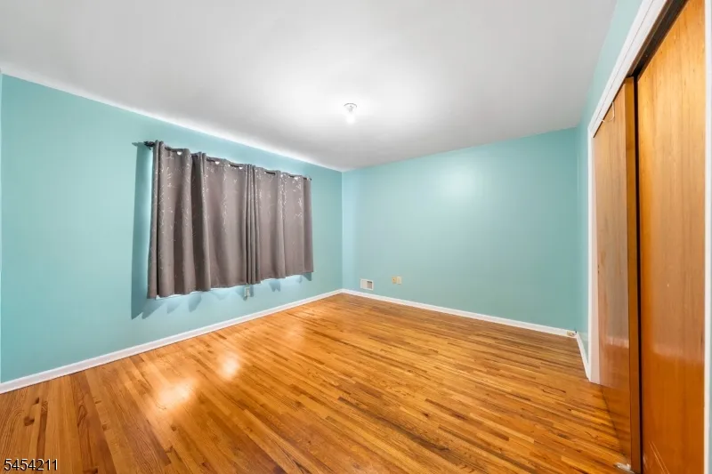 820 Baldwin Ave Linden City, NJ 07036