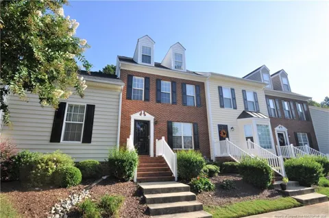 402 Knightsborough Way