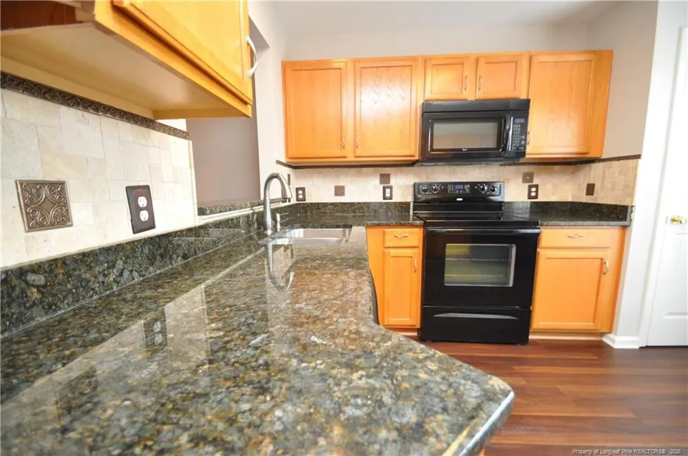 402 Knightsborough Way Apex, NC 27502