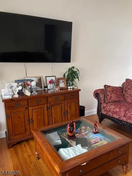101 Lee Dr Middlesex, NJ 08846