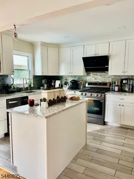 101 Lee Dr Middlesex, NJ 08846