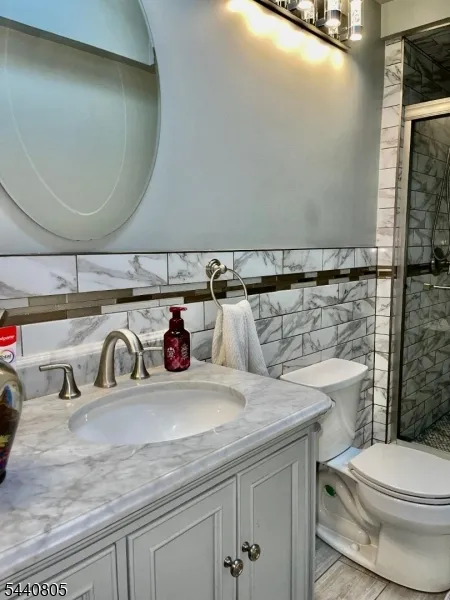 101 Lee Dr Middlesex, NJ 08846
