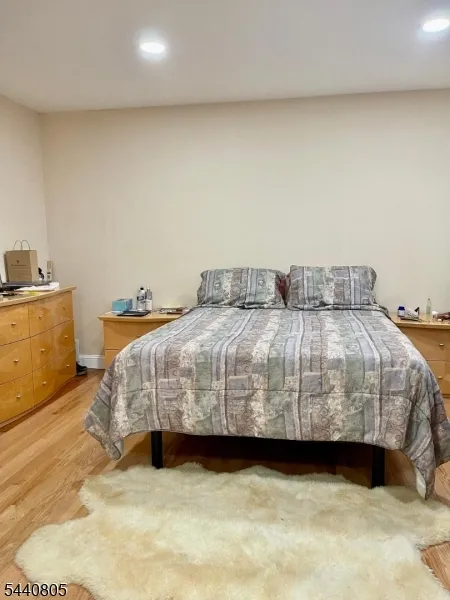 101 Lee Dr Middlesex, NJ 08846