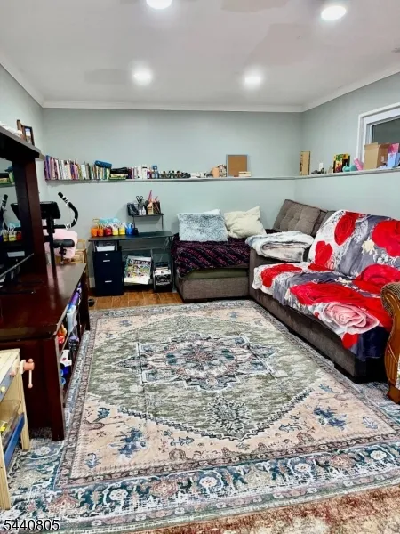 101 Lee Dr Middlesex, NJ 08846