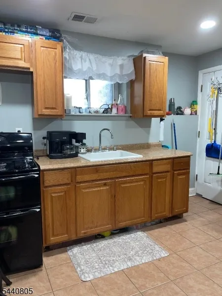 101 Lee Dr Middlesex, NJ 08846