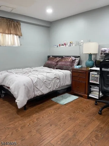 101 Lee Dr Middlesex, NJ 08846