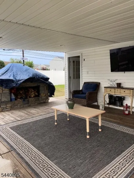 101 Lee Dr Middlesex, NJ 08846