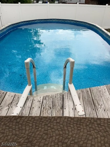 101 Lee Dr Middlesex, NJ 08846