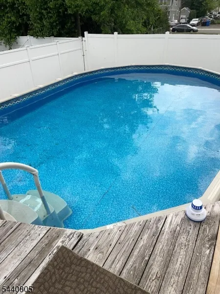 101 Lee Dr Middlesex, NJ 08846