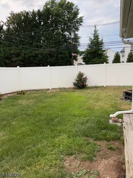 101 Lee Dr Middlesex, NJ 08846