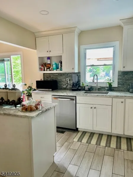 101 Lee Dr Middlesex, NJ 08846