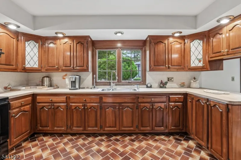14 Saddle River Ro Woodcliff Lake, NJ 07677