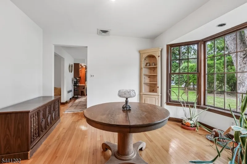 14 Saddle River Ro Woodcliff Lake, NJ 07677