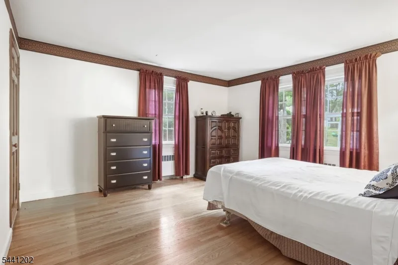 14 Saddle River Ro Woodcliff Lake, NJ 07677