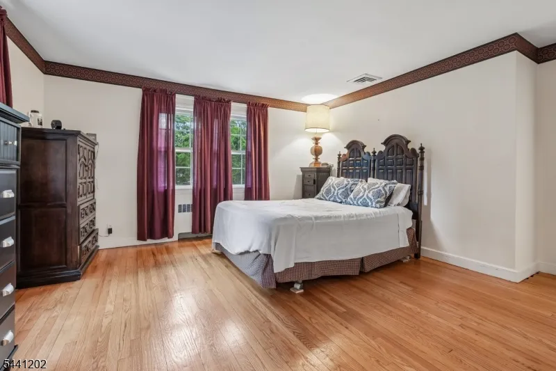 14 Saddle River Ro Woodcliff Lake, NJ 07677