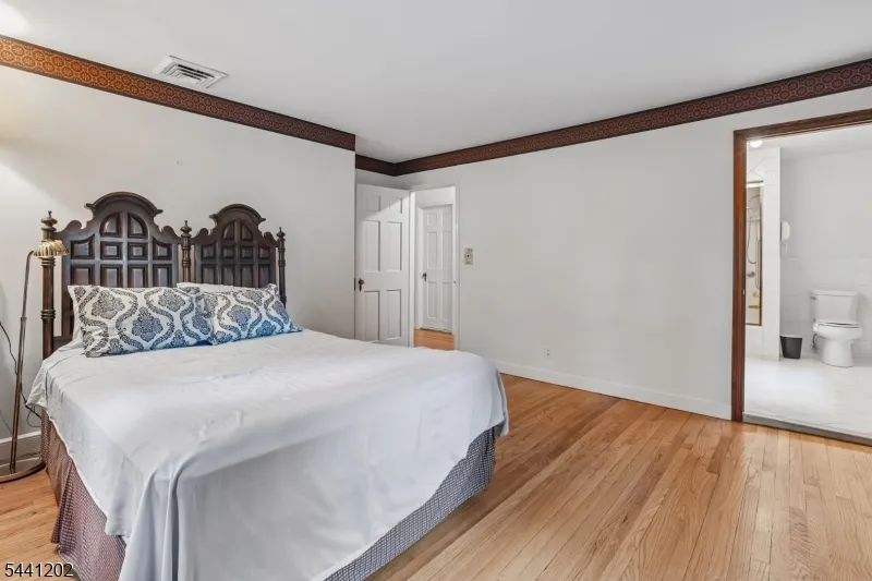 14 Saddle River Ro Woodcliff Lake, NJ 07677