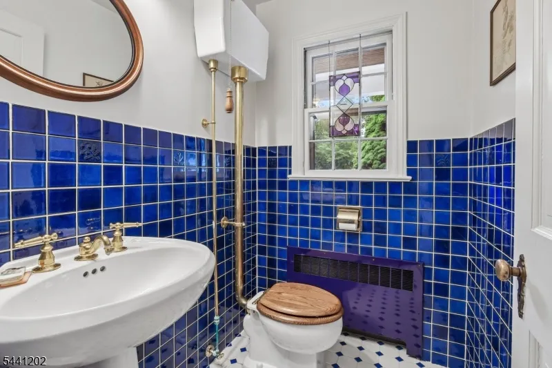 14 Saddle River Ro Woodcliff Lake, NJ 07677
