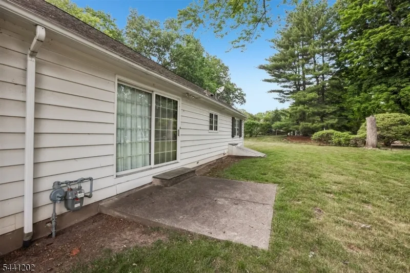14 Saddle River Ro Woodcliff Lake, NJ 07677