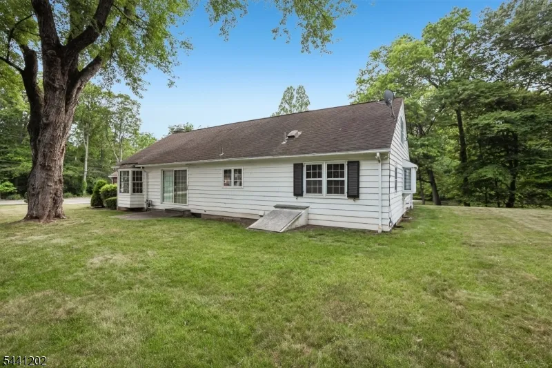 14 Saddle River Ro Woodcliff Lake, NJ 07677