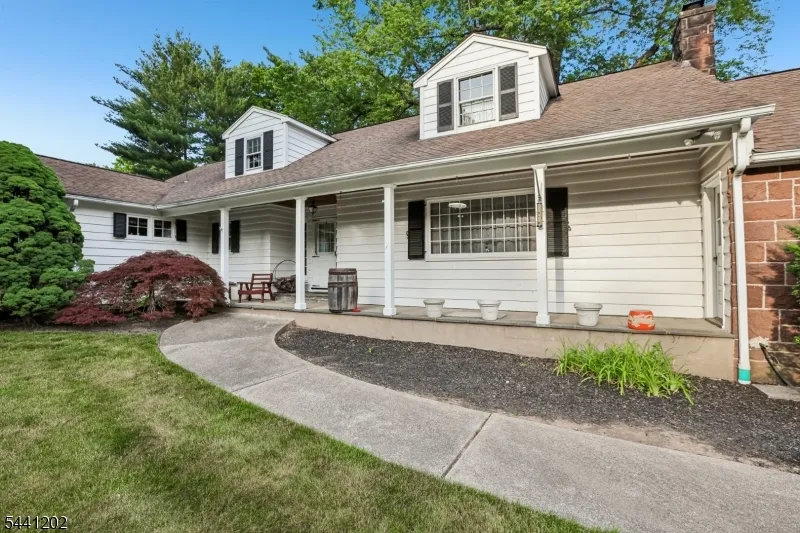 14 Saddle River Ro Woodcliff Lake, NJ 07677