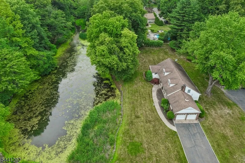 14 Saddle River Ro Woodcliff Lake, NJ 07677