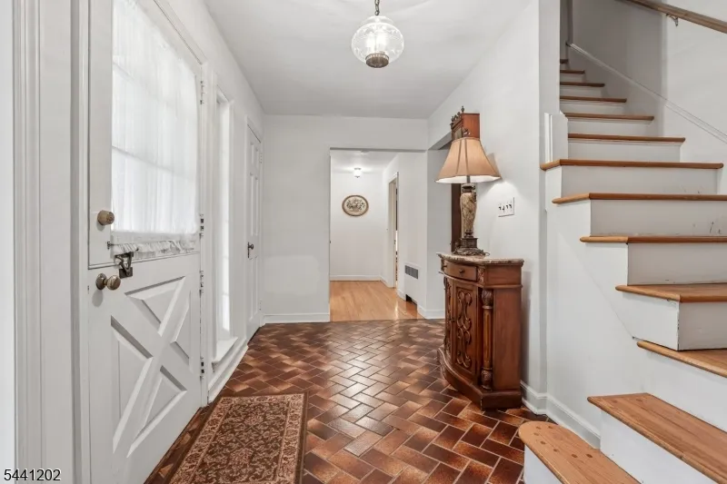 14 Saddle River Ro Woodcliff Lake, NJ 07677