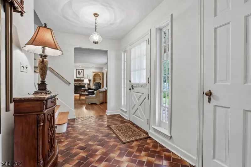 14 Saddle River Ro Woodcliff Lake, NJ 07677