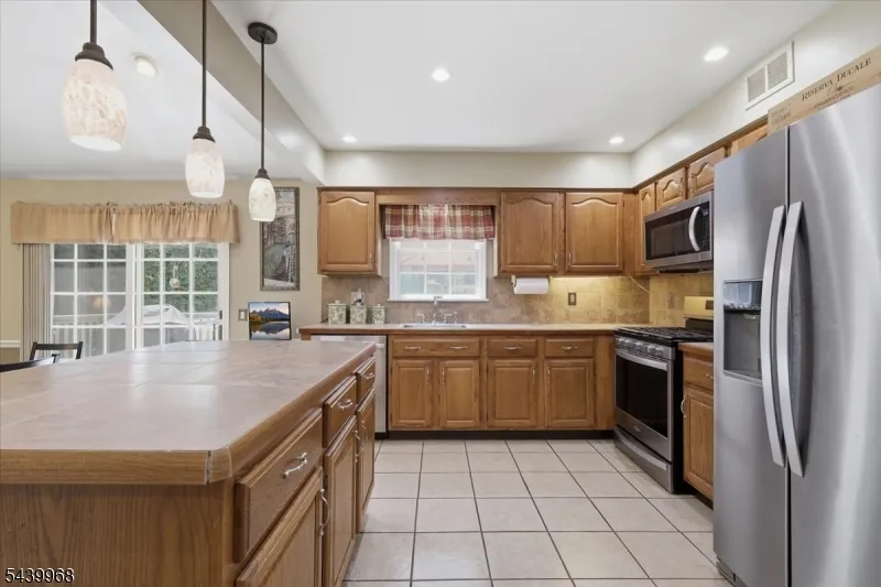 30 Glen Eagles Rd Washington, NJ 07882