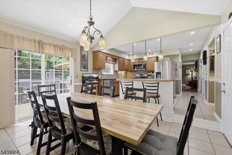 30 Glen Eagles Rd Washington, NJ 07882
