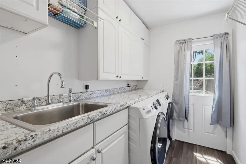 30 Glen Eagles Rd Washington, NJ 07882