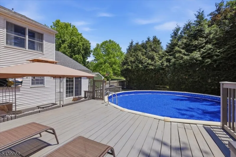 30 Glen Eagles Rd Washington, NJ 07882