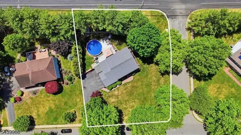 30 Glen Eagles Rd Washington, NJ 07882