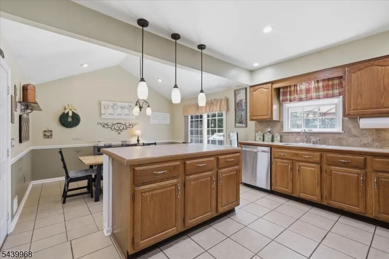 30 Glen Eagles Rd Washington, NJ 07882