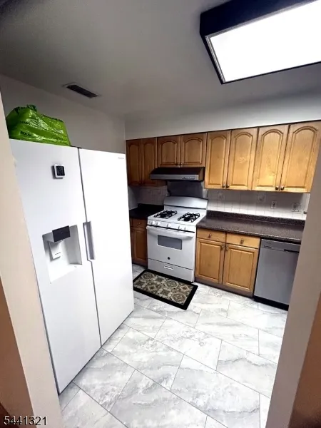 84 Orange St Woodbridge, NJ 07095